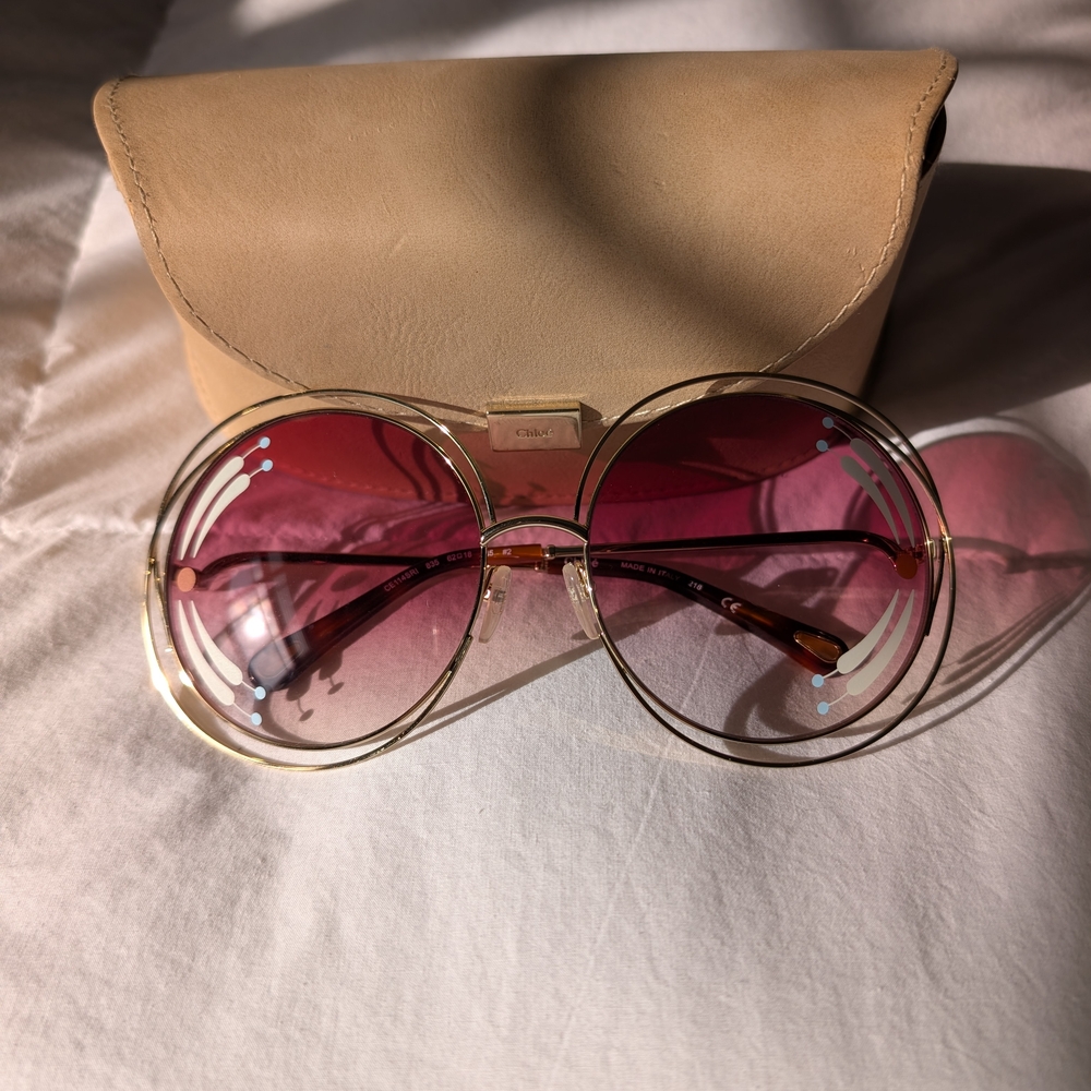 Chloe Halo Round Sunglasses with Case
